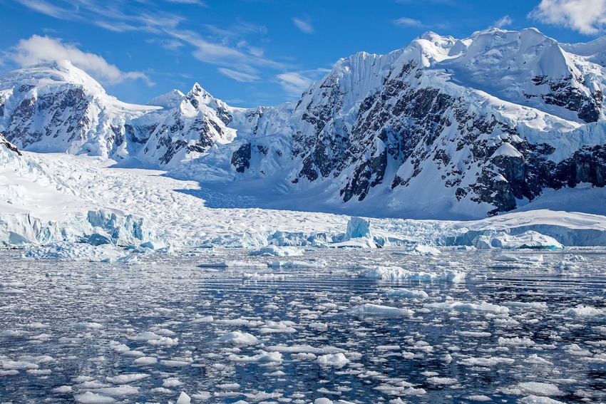 Кто открыл Антарктиду — история открытия последнего материка
