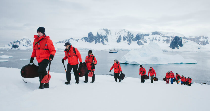 Полярный кемпинг в экспедиционных круизах в Антарктику