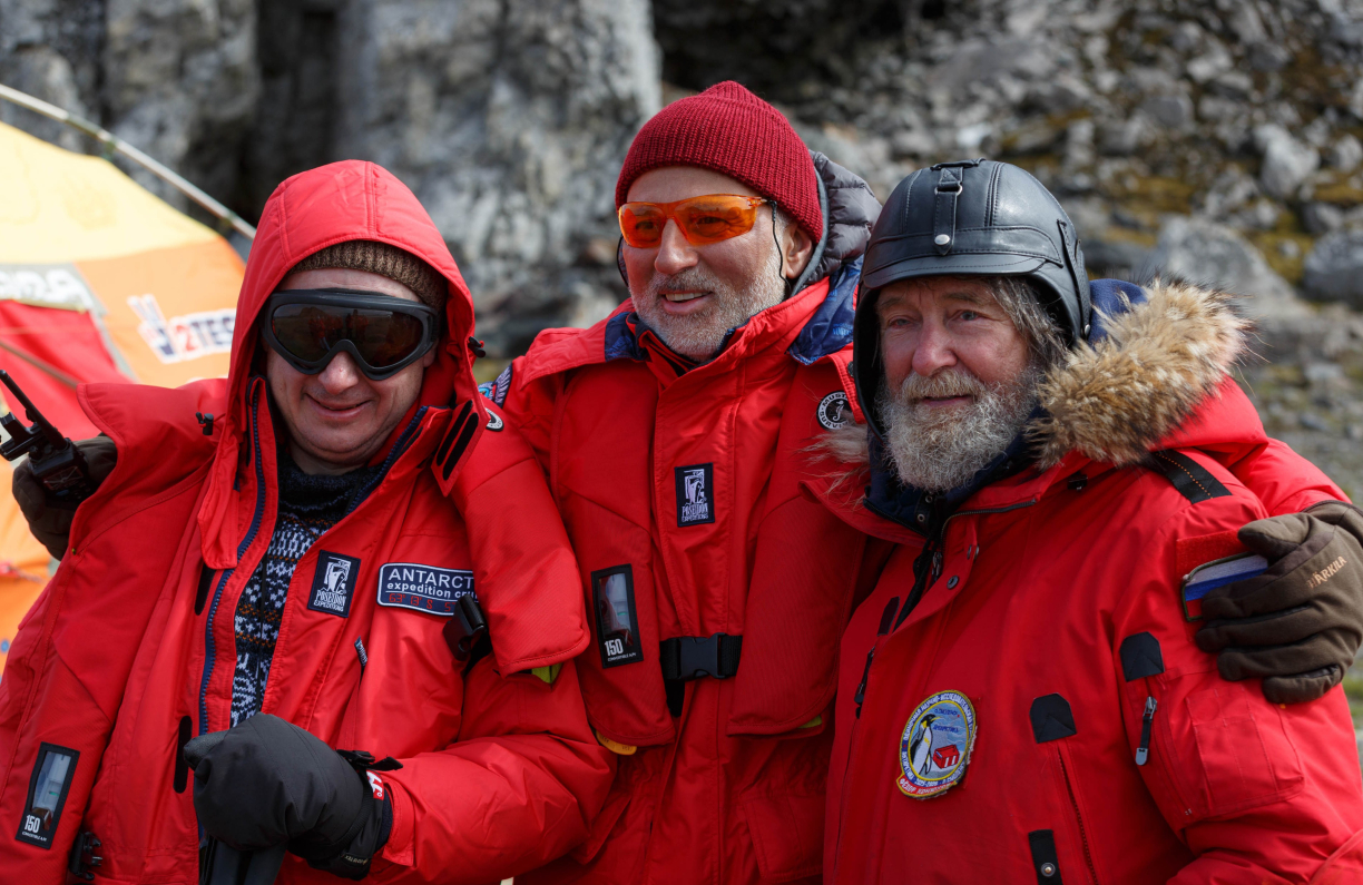 Остров Смоленск, Конюхов Остров Смоленск, Конюхов