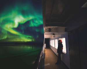 Под куполом Северного сияния