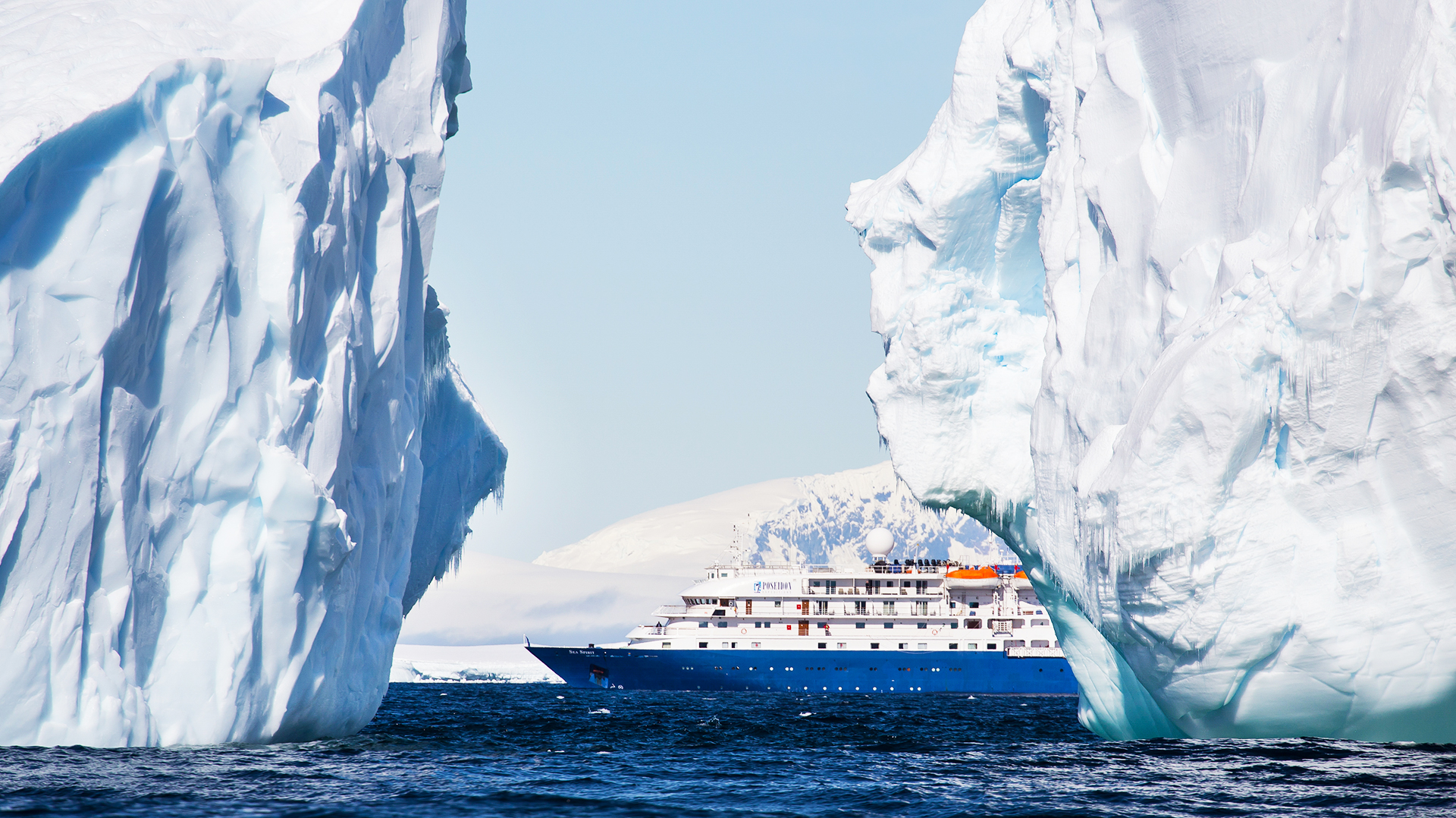 Антарктида и Южный полярный круг судно 